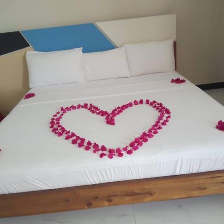 Ocean Breeze Hotel Нунгви Экстерьер фото