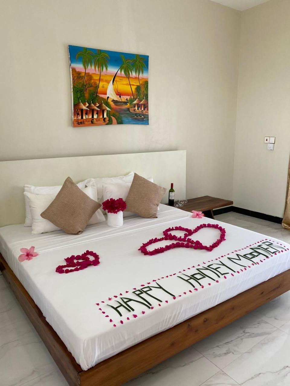 Ocean Breeze Hotel Нунгви Экстерьер фото